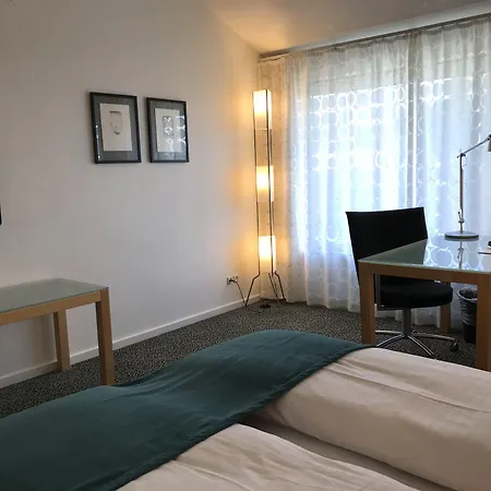 格洛斯楚普公园酒店