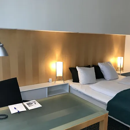 格洛斯楚普公园酒店 4* 格洛斯楚普