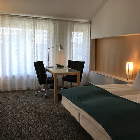 格洛斯楚普公园酒店 格洛斯楚普