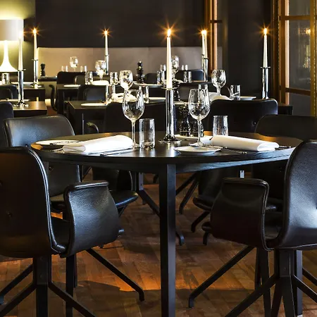 格洛斯楚普公园酒店