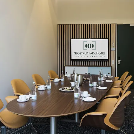 格洛斯楚普公园酒店 酒店